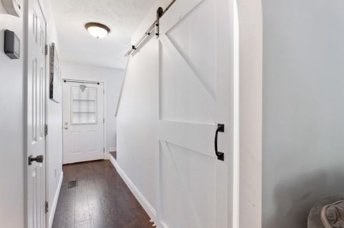 801 Chelsea Dr, Imperial, PA 15126-9298