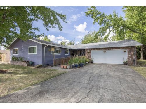 935 20th St, Mcminnville, OR 97128-2411