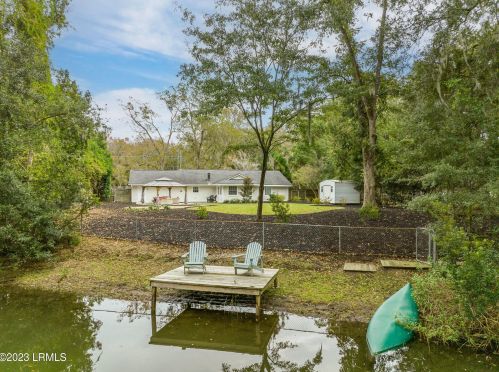 1406 Battery Creek Rd, Beaufort, SC 29902-6312