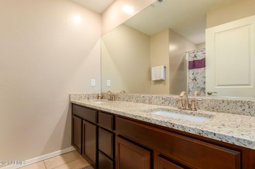 3821 79th Dr, Phoenix AZ  85033-3501 exterior