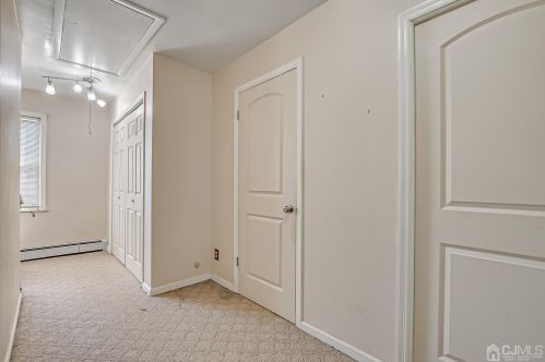 20 Lillian Ter, Woodbridge NJ  07095-3322 exterior