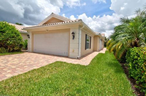 7949 Umberto Ct, Naples, FL 34114-2688