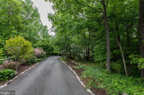 9800 Ramsay Dr, Fredericksburg, VA 22408-9563