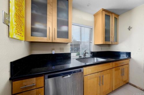 7386 Tooma St, San Diego, CA 92139-2939