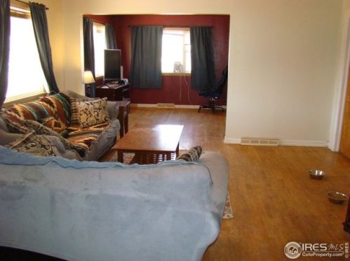 319 Wynona Ave, Holyoke, CO 80734-1107