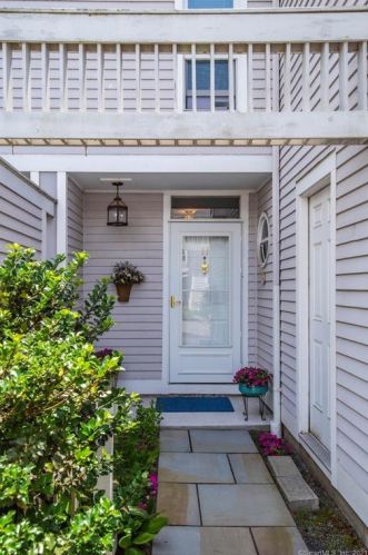 11 Woodbury Pl, Woodbury, CT 06798-3831