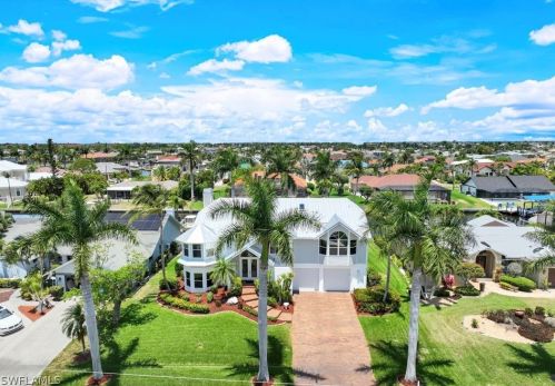 1221 54th St, Cape Coral, FL 33914-7075