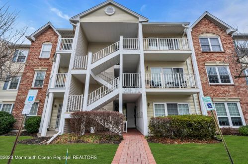 43 Versailles Ct, Trenton, NJ 08619-4641