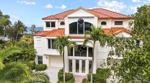 1020 Bayview Dr, Sanibel, FL 33957-3702