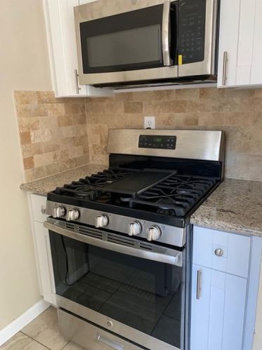 819 31st St, Austin TX  78705-2109 exterior