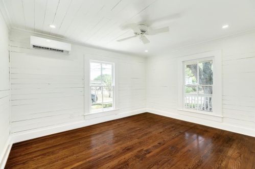 1804 37 St, Galveston TX 77550-6726 exterior