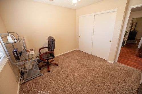 2869 La Vida Dr, Lancaster CA  93535-5873 exterior