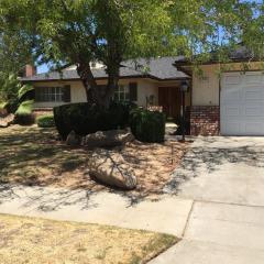 2344 Menlo Ave, Fresno, CA 93710-4628