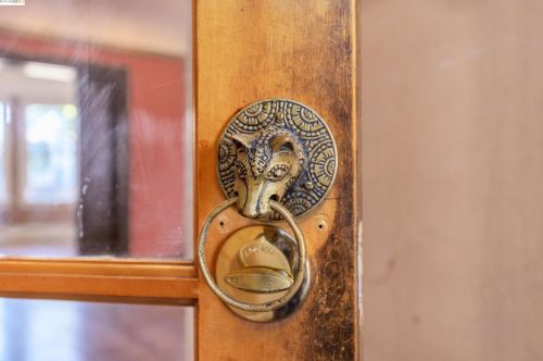 1115 Chestnut St, Oakland CA 94607-2874 exterior