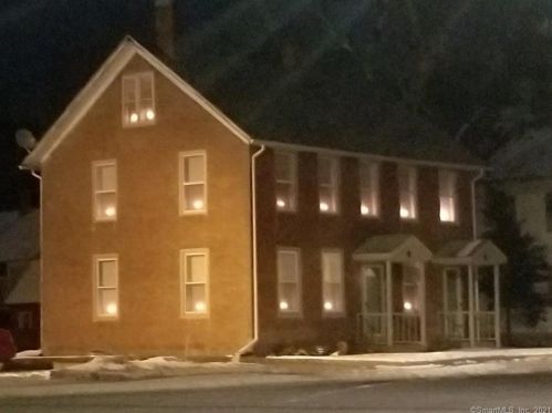 46 Main St, Moosup, CT 06354-1542