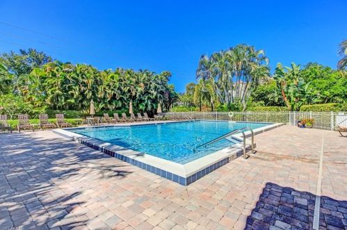 643 Beachwalk Cir, Naples FL  34108-8715 exterior