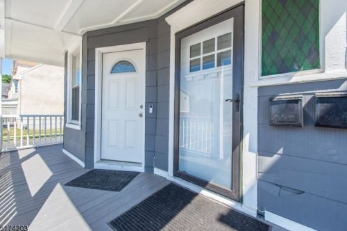 8 Eaton Pl, East Orange, NJ 07017-5122