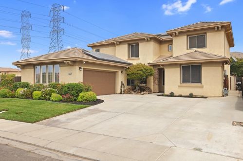 5048 Riverbed Ct, Riverbank, CA 95367-9448