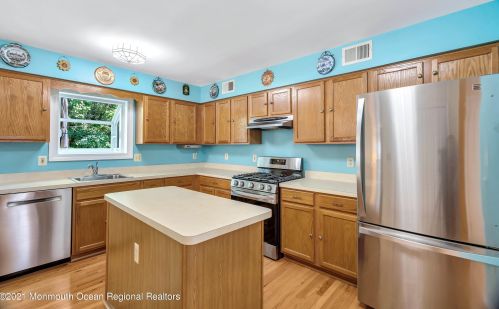 305 Bartley Rd, Jackson Twp NJ  08527-1166 exterior