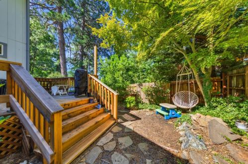 217 Fairmont Dr, Grass Valley CA  95945-9708 exterior