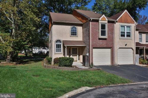 22 Forsythia Ct, Miquon, PA 19444-2511
