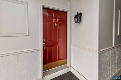 867 Juniper Way, Mahwah NJ  07430-3460 exterior