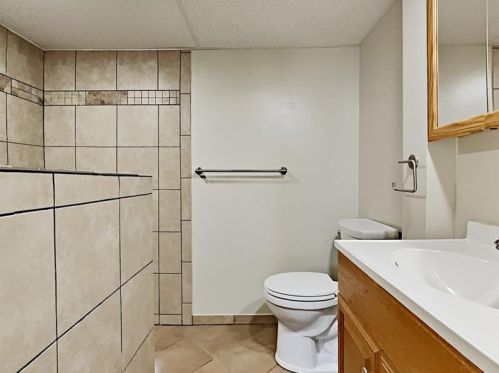 210 Lucille St, Glenshaw PA  15116-2033 exterior