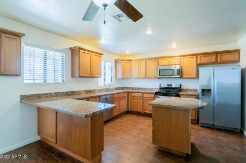 4220 16 Dr, Phoenix AZ  85015-1426 exterior