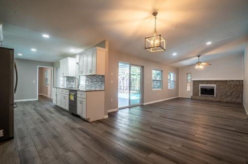 1163 Ridgecrest Ct, Palm Harbor FL  34683-2732 exterior