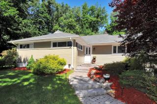 107 Wierimus Ln, Hillsdale, NJ 07642-1221