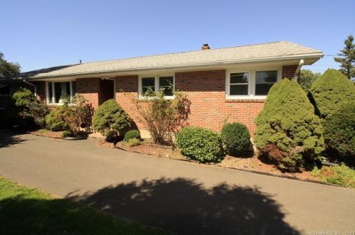 51 Birge Ave, Windsor Locks, CT 06096-1335