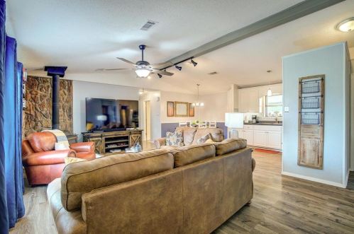 9805 Lafayette Dr, Greenville TX  75402-3728 exterior