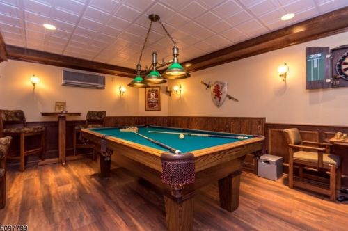 30 Surrey Ln, Flemington NJ  08822-1588 exterior