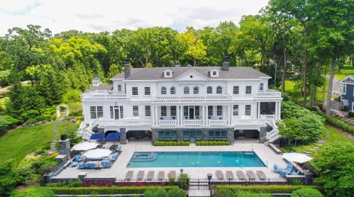 590 Lake Shore Dr, Lake Geneva, WI 53147-2127