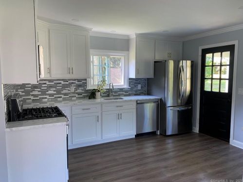 115 Forest Ridge Rd, Waterbury, CT 06708-1809