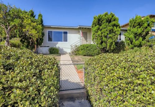776 Silvergate Ave, San Diego, CA 92106-2871