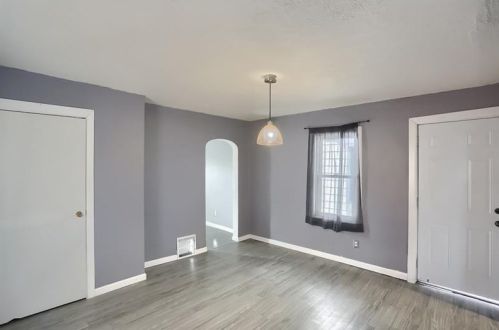 344 Maplewood Ave, Ambridge PA 15003-2521 exterior