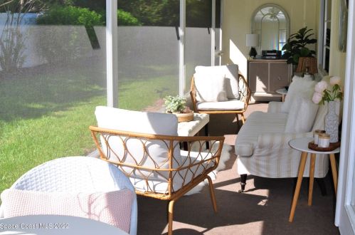 523 6th St, Vero Beach FL  32962-1687 exterior