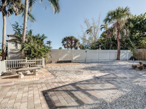 250 Miramar St, Fort Myers Beach, FL 33931-2825