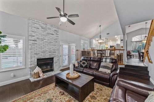 8856 Hiddenspring Way, Elk Grove CA  95758-6153 exterior