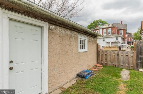 332 Washington Ave, Downingtown PA  19335-2916 exterior