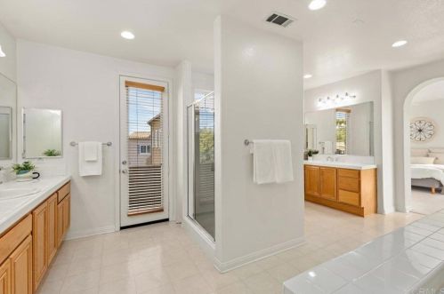 7507 Mona Ln, San Diego CA 92130-5621 exterior