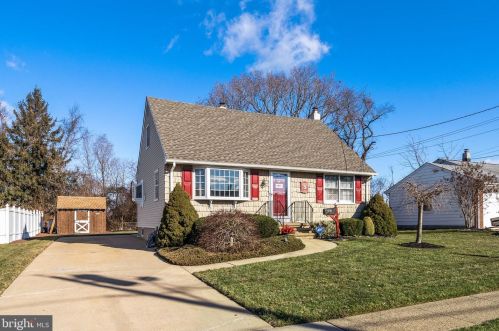 51 Goeke Dr, Trenton, NJ 08610-1123