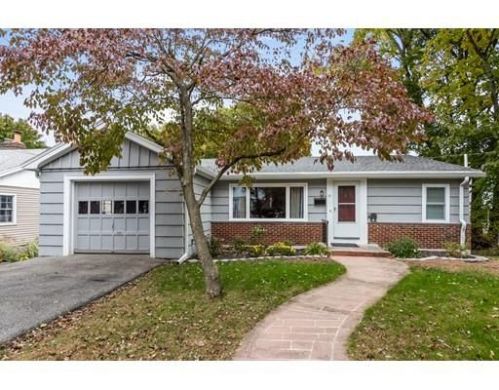 17 Swampscott Ave, Swampscott, MA 01907-2944