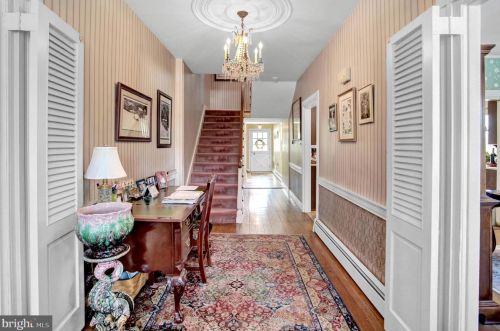 6411 Devonshire Hts Rd, Harrisburg PA 17111-4818 exterior