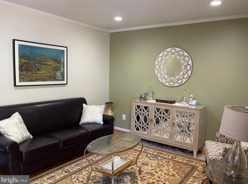 5616 Roundtree Dr, Woodbridge VA  22193-3707 exterior