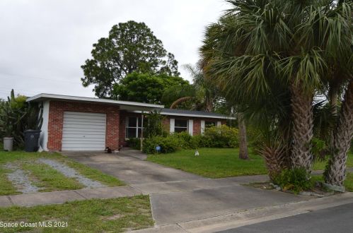 2785 Winstead Dr, Titusville, FL 32796-1937