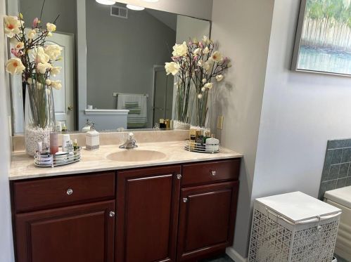 1690 Wagon Wheel Dr, Easton PA  18040-8273 exterior