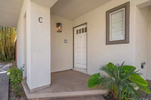 2512 Vanderbilt Ln, Redondo Beach, CA 90278-3268