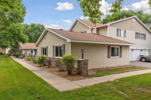 7650 13th St, Saint Paul, MN 55128-6017